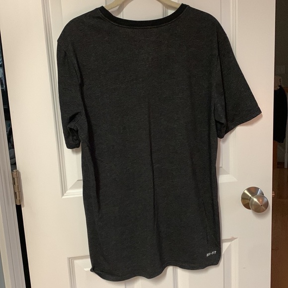 Nike T-Shirt - Picture 2 of 4